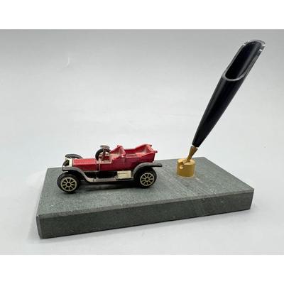 Retro Toy Car Desktop Pen Holder