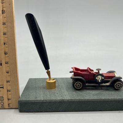 Retro Toy Car Desktop Pen Holder