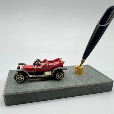 Retro Toy Car Desktop Pen Holder