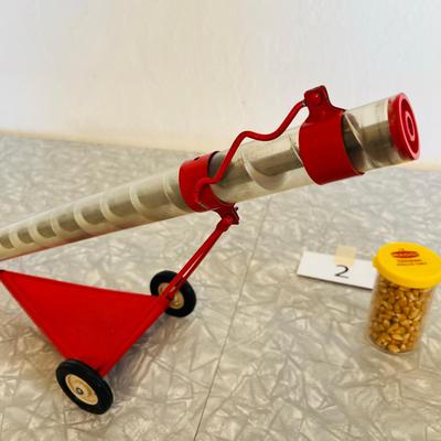 True Scale Auger w/ seed!