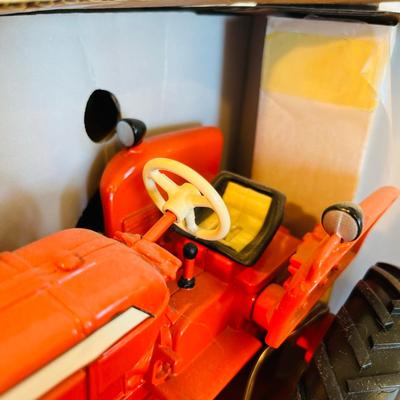 Ertl Allis-Chalmers D19 NIB