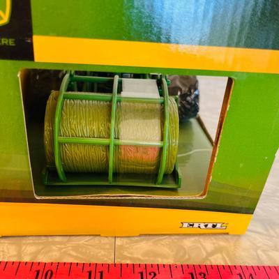 John Deere 7220 Tractor NIB
