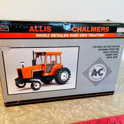 Allis-Chalmers 6060 Tractor NIB