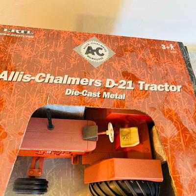 Ertl Allis-Chalmers D-21 Dually Tractor