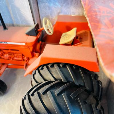 Ertl Allis-Chalmers D-21 Dually Tractor