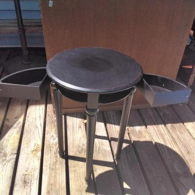 Nice Colonial End Table