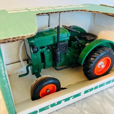 Ertl Signature Deutz Diesel Tractor NIB