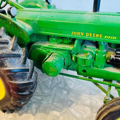 Ertl John Deere Diesel Tractor 80