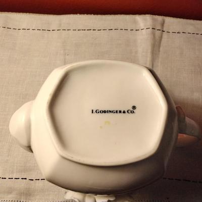 I Godinger Co Vintage Teapot With Lid