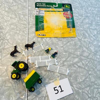 Ertl John Deere Farm Set NIP