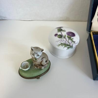 6266 Crummel Enamel Boxes and Limoge Kitten Box