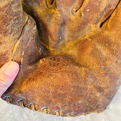 Antique Catcher's Mitt adult size