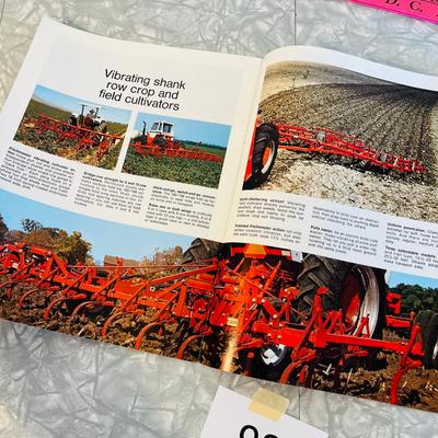 1975 Case Tractor Brochure/ Catalog