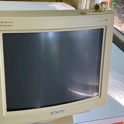 Vintage 1991  GAMING MONITOR Sony Trinitron Multiscan CPD-1304 16" Color CRT Monitor great condition