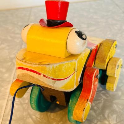 Fisher Price Frog Pull Toy Buddy Bullfrog