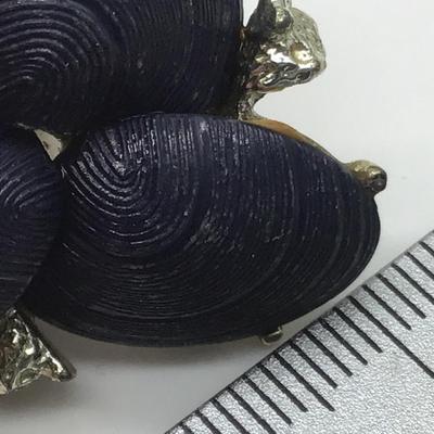 Unique Blue Lucite ðŸ¤·â€â™€ï¸Resin Clam Shell Earrings