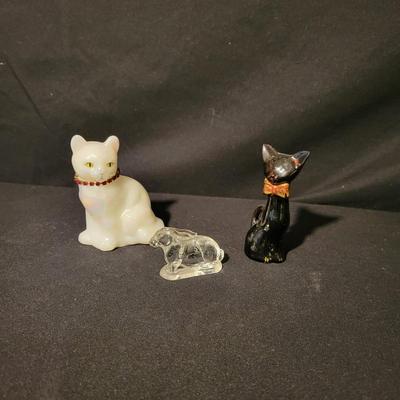 Signed Fenton Glass Cat, Tiffany & Co. Crystal, and More (LR-DW
