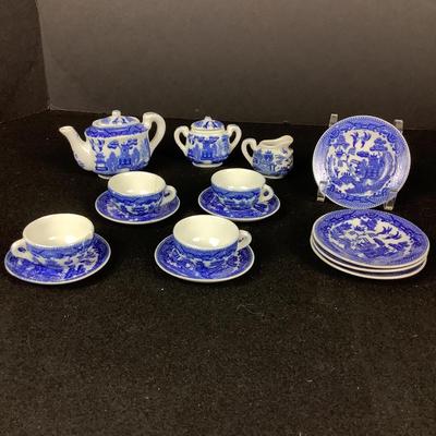 6303 Child's Blue Willow 15pcs Tea Set