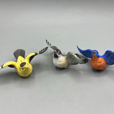 Lot of Colorful Ceramic Clay Hanging Wild Bird Ornament Figurines