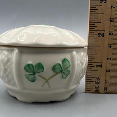 Retro Small Belleek Ceramic Trinket Clover Snuff Box