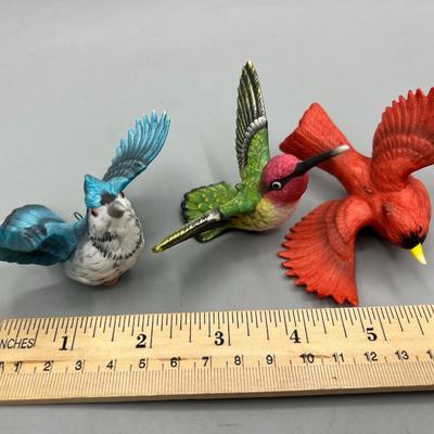 Lot of Colorful Ceramic Clay Hanging Wild Bird Hummingbird Red Robin Ornament Figurines