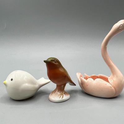 Lot of Miscellaneous Ceramic Clay Salt Shaker & Displayable Bird Figurines Figurines