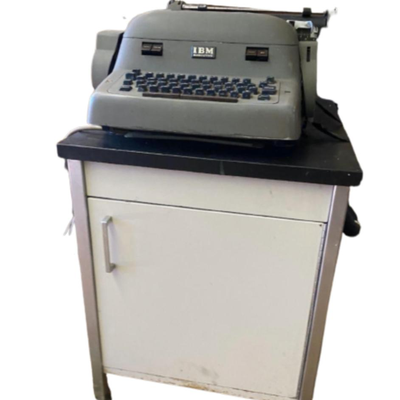 OLD SCHOOL Mad Men Excecutive  IBM  Model 11c Electric Typewriter on original stand/cart