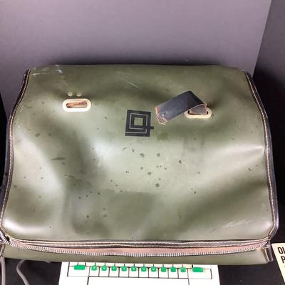 6311 Olivetti Praxis 48 Electric Portable Typewriter w/Case