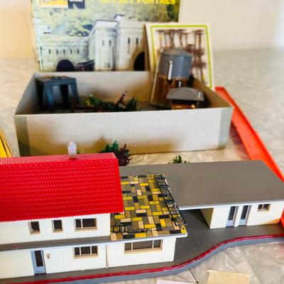 N Guage Railroad building kits