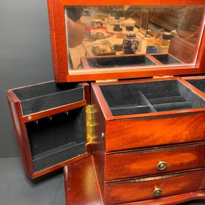 LOT 38R: Jewelry Boxes, Vintage Eschenbach Ashtray Set & Cosette of Austin Texas Scarf