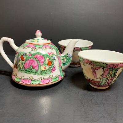 LOT 45R: Mixed Collection of Household Goods and Home Decor Featuring Enamel Overlay