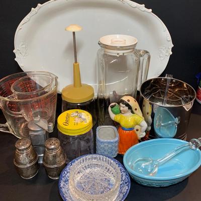 LOT 60R: Vintage Kitchenware - Dishes, Measuring Cups & More