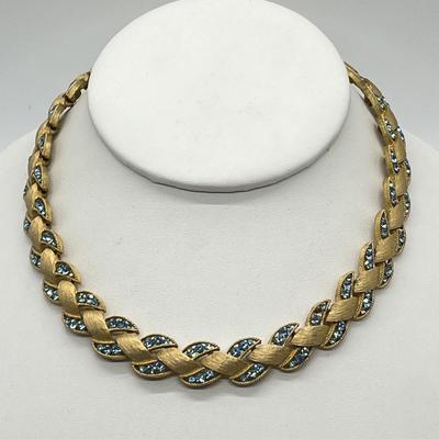 LOT 126: Crown Trifari Mid Century Goldtone Parure - Necklace (14