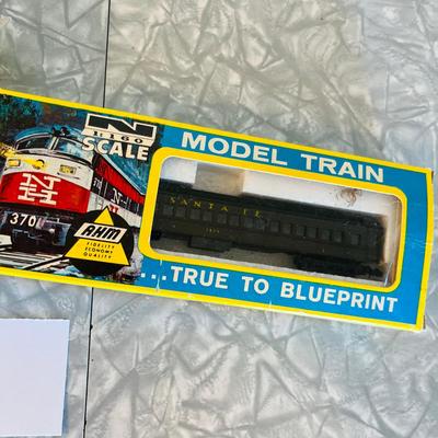 N Guage Train Cars