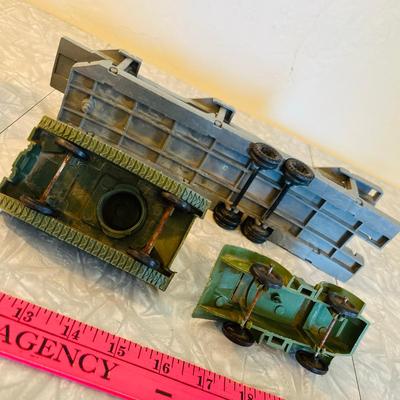 Plastic Military vehicles