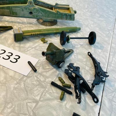 Lot of plastic military items