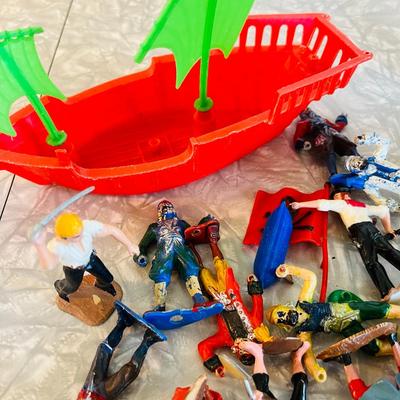 Lot of plastic pirates figures