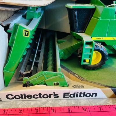 John Deere 9600 Combine