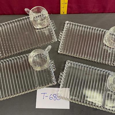 Set of 4 vintage Hazel Atlas serving tray