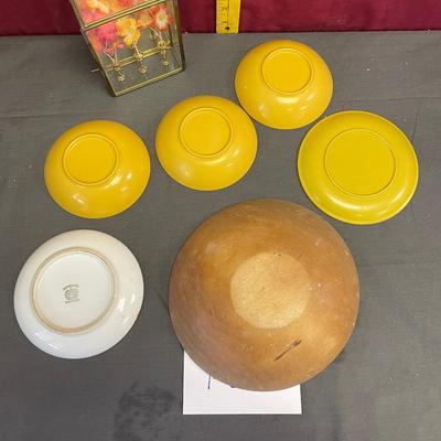 Yellow-bowl,flower, 3 bowls and plastic plates,