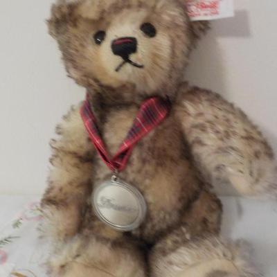 Limited Edition Steiff Bear " Frazer".
