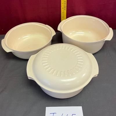 Tupperware microwave dishes