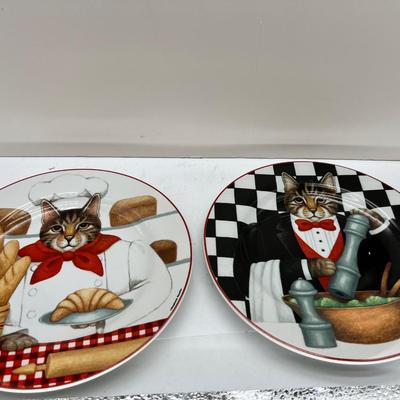 2 Gourmet 8â€  cat display plates