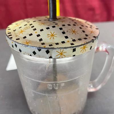 Vtg nut chopper diced glass measuring cup