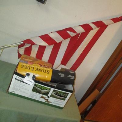Stonedge, Flag