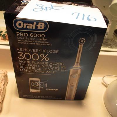 Oral B Pro 6000 Electric Toothbrush
