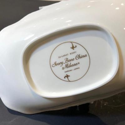 Mikasa China Leaf Basket