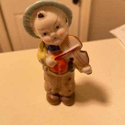Figurine with Violin Made in Occupied Japan