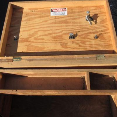 Large Old Wood Toolbox With Tray, 16" x 19" x 30"