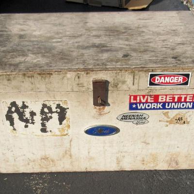 Large Old Wood Toolbox With Tray, 16" x 19" x 30"